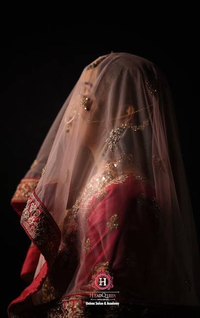 Headqueen With Mister Unisex Salon