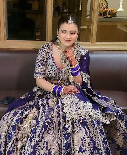 Looks Salon Prayagraj