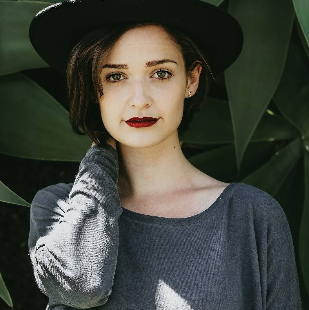 Shivanya Make Over Lucknow - Queen Beauty Parlour