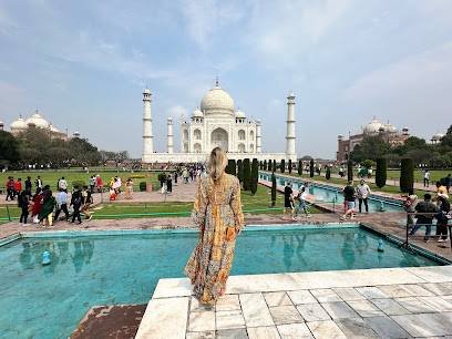 Hello India Tours