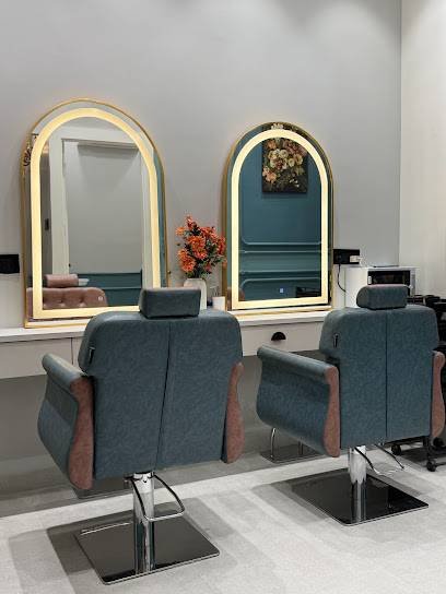 STUDIO 11 - FAMILY SALON