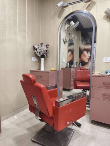 Glamorous glow makeup studio