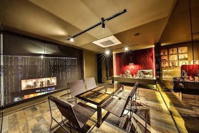 ROYAL SPACE THE REAL ESTATE