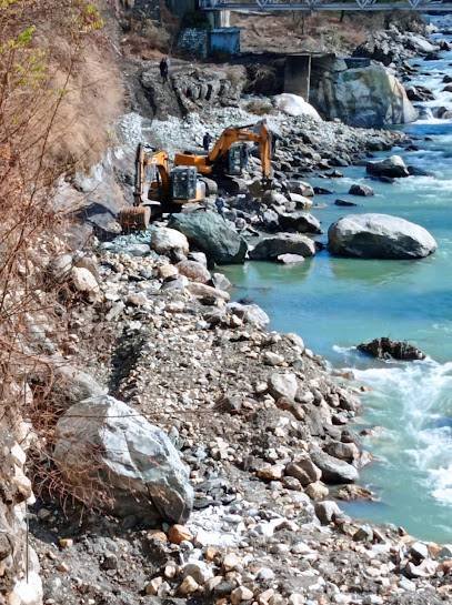 AVINASH THAKUR PROJECTS PRIVATE LIMITED